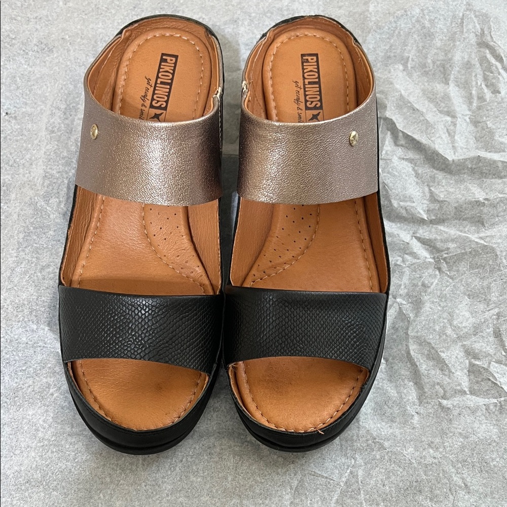 PIKOLINOS Women's Black and Bronze slipped on sandals